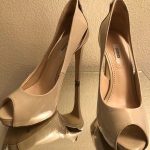 ❤️GUESS BEIGE HEELS❤️